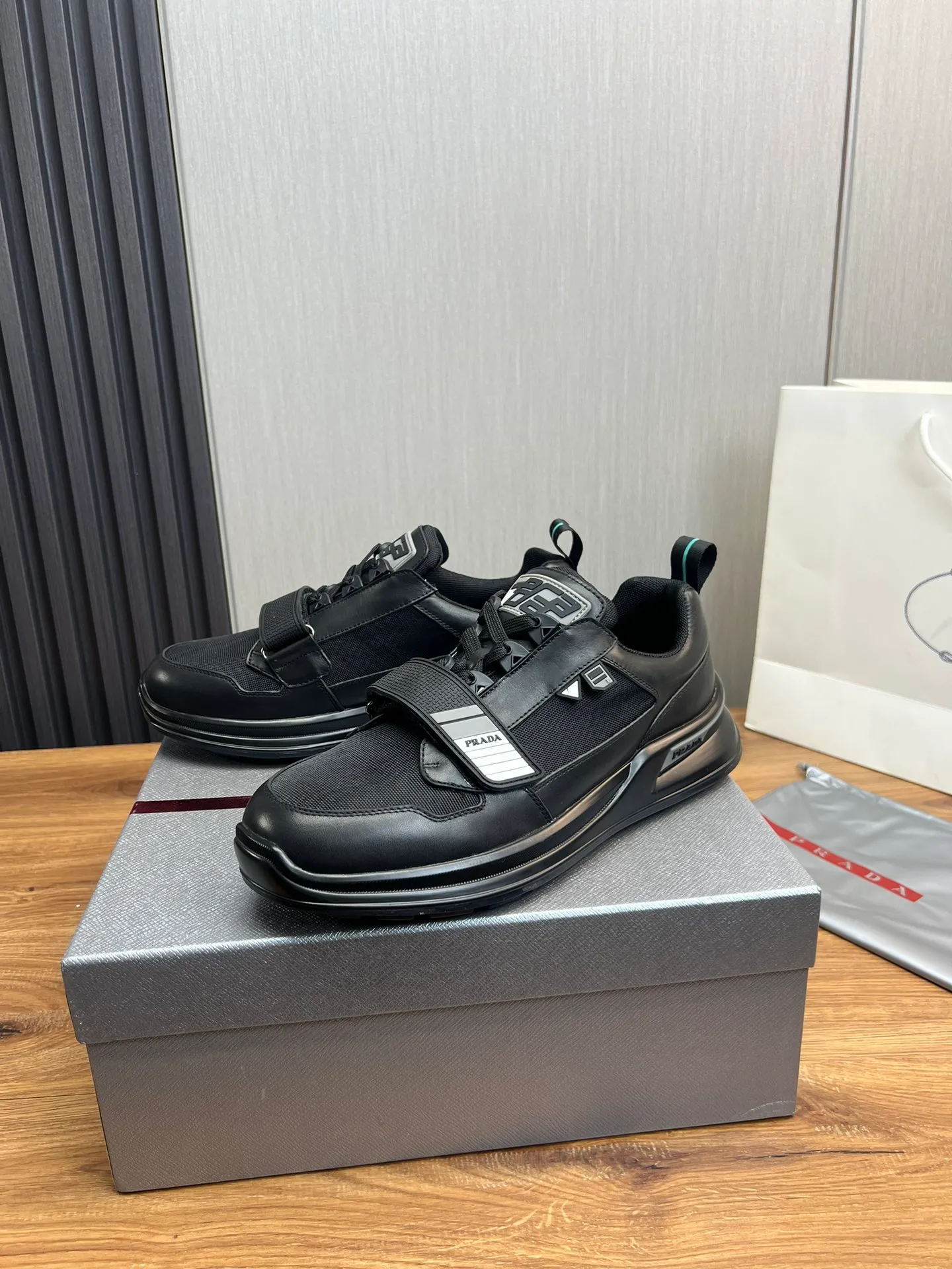 Men's shoes 💰620💰 [PRADA] Men's shoes are popular in the counter, official website is synchronized, high-quality shipments ✔️Original cowhide stitching mesh + cowhide lining, 1🆚1 replica, original original bottom, 38-45 (45 customized, non-refundable)